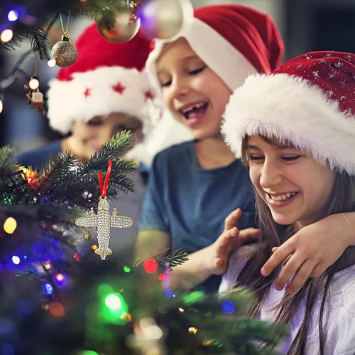 Vista 2 de WaaHome Adornos de Navidad de avión de metal 2025, adorno de recuerdo de avión plateado para decoraciones de árbol de Navidad, adornos únicos