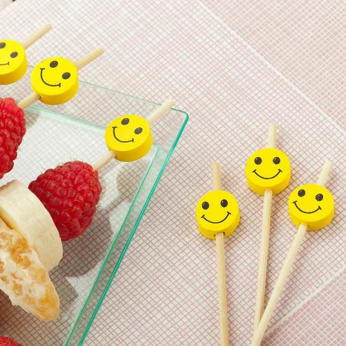 Vista 3 de Restaurantware Brochetas de bambú de 6 pulgadas, 1000 palillos de alimentos desechables, hamburguesas integradas, dibujos animados, sostenibles