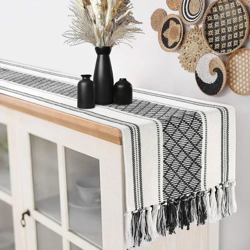 Vista 16 de yuboo Camino de mesa bohemio con extremo triangular, caminos de mesa pequeños de 36 pulgadas, cubierta de tocador de macramé para mesita de noche