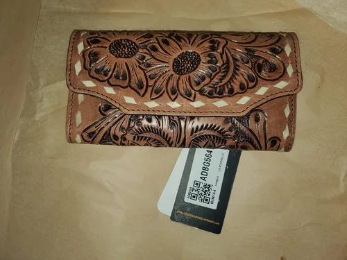 Vista 2 de American Darling Cartera de piel tallada a mano de 3.9 x 7.9in, para mujer, estilo occidental