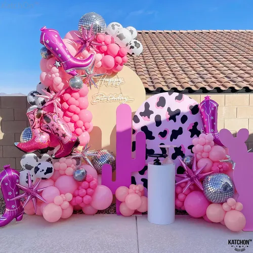 Vista 8 de KatchOn, Kit de arco de globos rosados – Paquete enorme de 141 Globos de San Valentín para decoraciones del día de San Valentín Decoraciones
