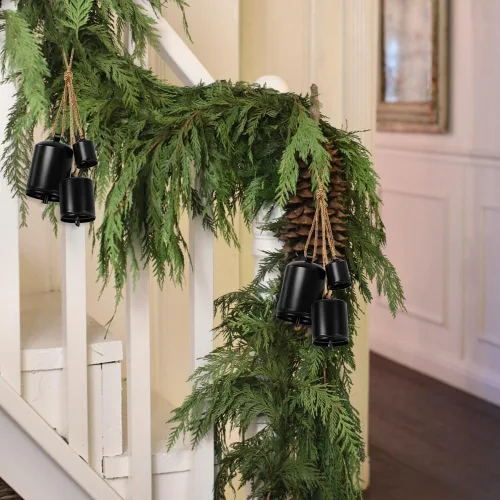 Vista 3 de Campanas decorativas para colgar, estilo moderno, campanas decorativas de Navidad negras elegantes y adornos, juego de 3