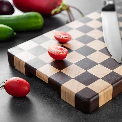 Vista 7 de Tabla de cortar de madera bloque de carnicería, tabla de cortar de madera con patrón de tablero de ajedrez y asas laterales interiores para carne
