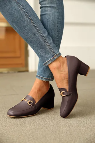 Vista 5 de Zapatos de tacón bajo de cadena para mujer, tacón grueso, cuadrados, puntera cerrada, cómodos, de cuero, elegantes, casuales, para fiestas, trabajo