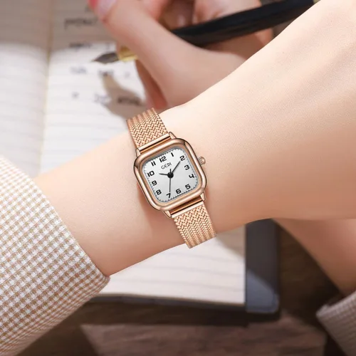 Vista 2 de Reloj cuadrado de oro rosa para mujer con esfera de números arábigos pequeños, pulsera de acero inoxidable, movimiento de cuarzo, resistente al agua