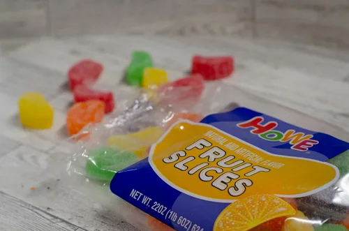 Vista 3 de Howe Rebanada de fruta, bolsa de caramelos de gomitas de 22 onzas