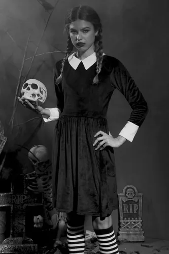 Vista 4 de Spadehill Disfraz de Halloween para mujer, vestido de terciopelo negro con cuello de Peter Pan
