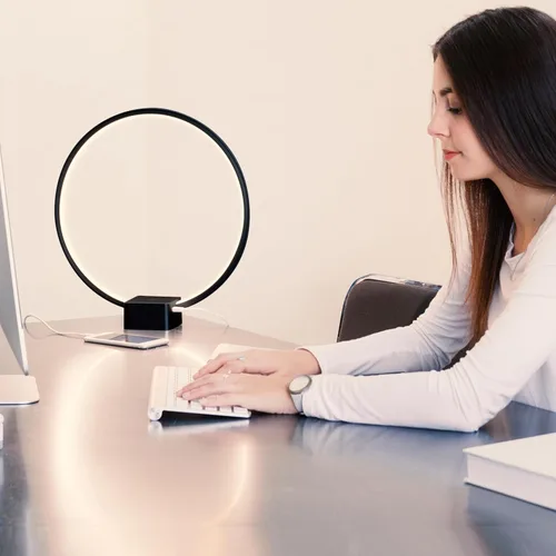 Vista 4 de Brightech Lámpara de mesita de noche LED Circle con puerto USB, lámpara compacta para dormitorio, sala de estar, moderna lámpara asiática de mesa