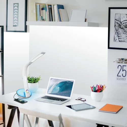 Vista 6 de OttLite - Lámpara LED de escritorio con base que cambia de color y puerto USB, color blanco LED de luz natural Base que cambia de color 3