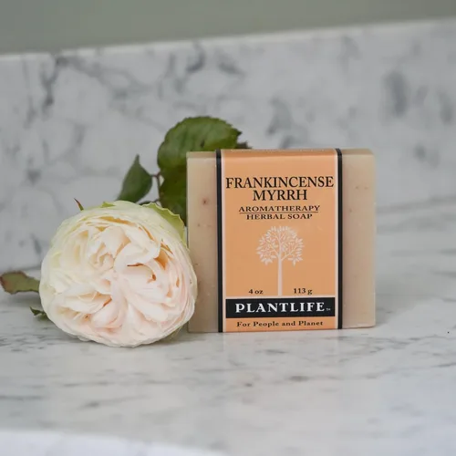 Vista 2 de Plantlife Jabón en barra de mirra de incienso, jabón hidratante y calmante para tu piel, hecho a mano con ingredientes a base de plantas, hecho