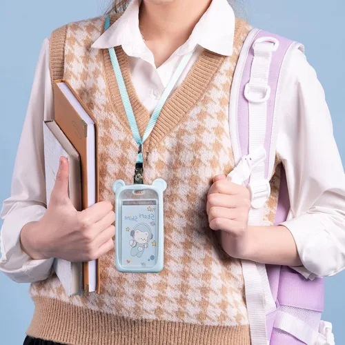 Vista 7 de IUAQDP 4 piezas de soporte para tarjetas de identificación de oso pequeño con cordón plano para el cuello, lindo estuche para tarjetas