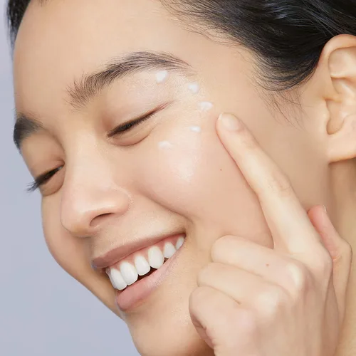 Vista 3 de Crema para ojos Mario Badescu para ojeras e hinchazón – Hialurónico, cafeína o glicólico – Tratamiento hidratante, reafirmante y antienvejecimiento