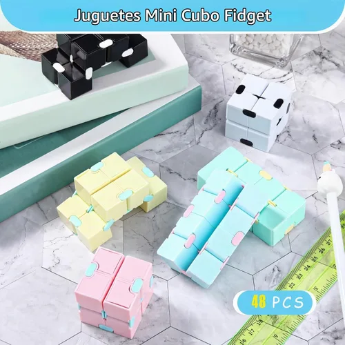 Vista 4 de Juguete de alivio de cubo infinito de 48 piezas, cubo infinito a granel