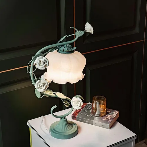 Vista 5 de TFCFL Lámpara de Mesa de Flor de Rosa para Dormitorio, Lámpara de Escritorio de Vidrio Manchado Elegante Lámpara de Mesa Enchufable Luz de Mesita