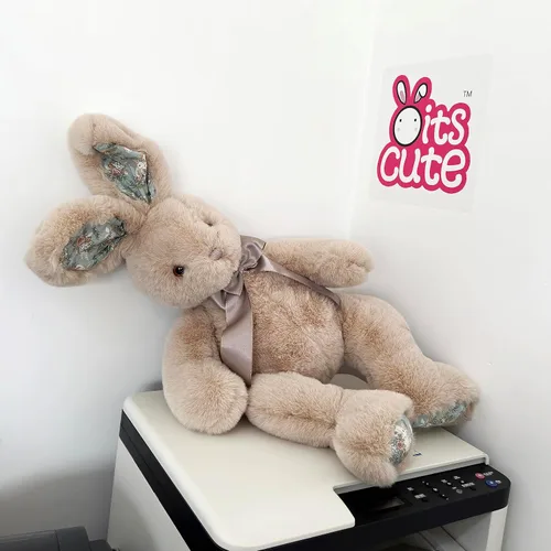 Vista 4 de oitscute - Lindo conejo de peluche de piel sintética de 24 pulgadas para niña, bebé y niño (beige)