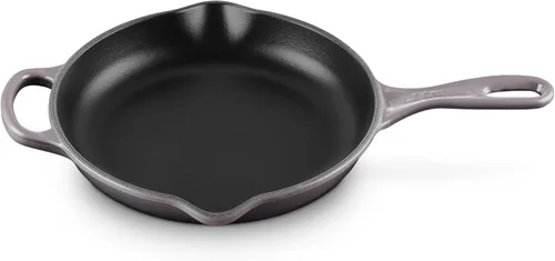 Vista 26 de Le Creuset Sartén de Hierro Fundido Esmaltado Signature con Mango de Hierro, 6.33", Cerise