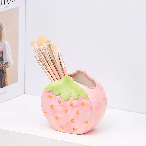 Vista 4 de TANG SONG Soporte de cepillo de maquillaje de fresa de cerámica, caja de almacenamiento de cosméticos, soporte para bolígrafos y lápices, Rosa