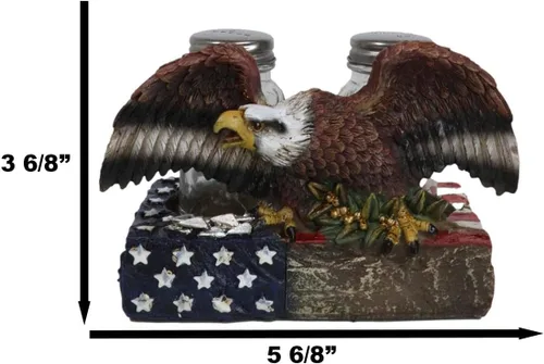 Vista 2 de Ebros Gift Águila calva patriótica americana con rama de olivo posada en base de la bandera de Estados Unidos soporte decorativo de sal y pimentero