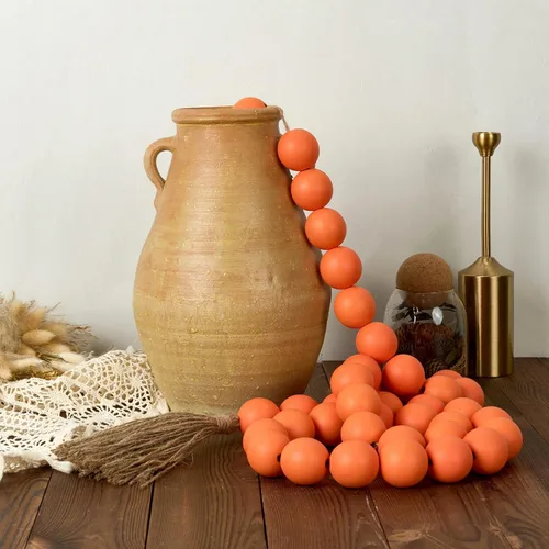 Vista 30 de OMISHE Guirnalda de cuentas de madera extra grande con cuentas de madera y borlas de 1.6 pulgadas de diámetro, cuentas decorativas rústicas de 41