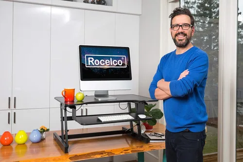 Vista 6 de Rocelco - Convertidor de escritorio para trabajar de pie con altura ajustable de 32 pulgadas - Bandeja retráctil deslizable - Elevador de monitor