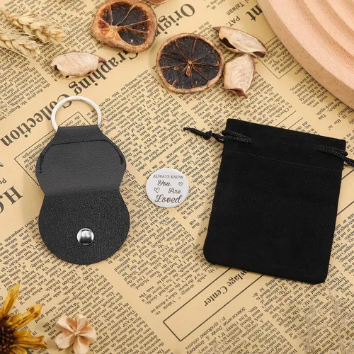 Vista 7 de Sureio Ficha de recuerdo de bolsillo para relaciones a larga distancia, recuerdo de acero inoxidable, regalo inspirador de doble cara con llavero