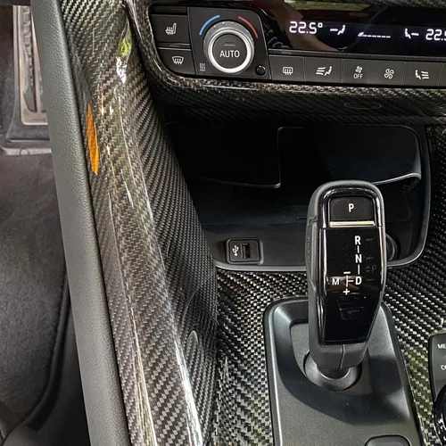 Vista 4 de Cubierta protectora de fibra de carbono real para automóvil, control central, panel de engranajes laterales, compatible con Supra GR A90 A91 MK5