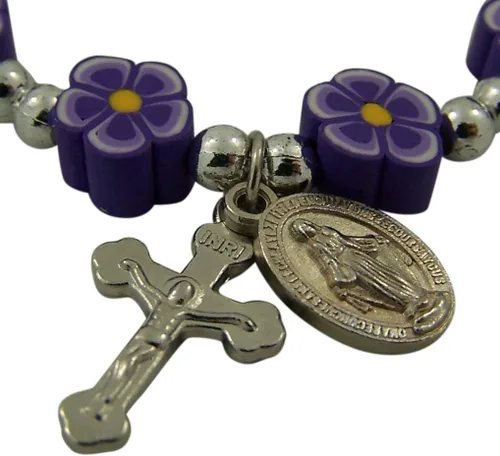 Vista 2 de Pulsera de rosario con cuentas de flores Fimo con medalla milagrosa, 6 pulgadas