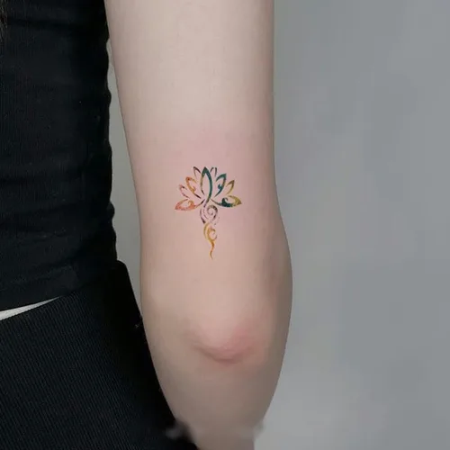 Vista 2 de Etiqueta engomada temporal del tatuaje de la flor del loto de la acuarela de loto de la planta impermeable femenina de larga duración