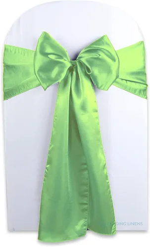 Vista 2 de Funda de satén para silla con lazo – Elegantes fajas para bodas, banquetes, recepciones, eventos especiales, restaurantes y fiestas – 28 opciones