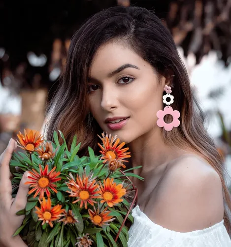 Vista 4 de Aretes acrílicos de flores para mujer, aretes colgantes de doble margarita, aretes florales de flores de resina para mujer, aretes Y2K de flores