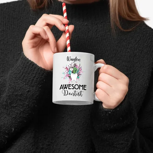 Vista 3 de Taza de cerámica personalizada para dentista impresionante – Taza de café para dentista para hijo, hija – Nombre personalizado Higienista Dental
