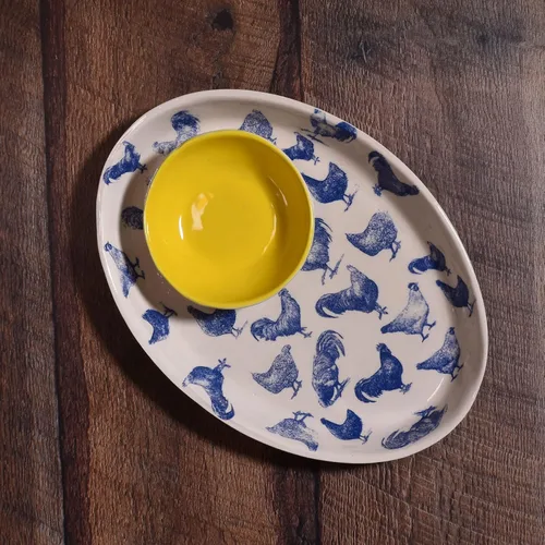 Vista 4 de Vintage Chickens - Plato ovalado pequeño, cerámica americana hecha a mano, azul/blanco