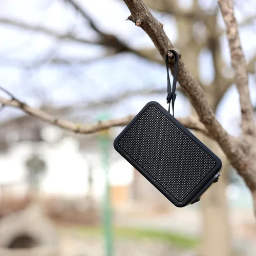 Vista 6 de AT&T Essentials - Altavoz Bluetooth retro de 15 W, IPX6 impermeable, Bluetooth 5.3, modos de luz LED, control de graves y agudos, batería de 12