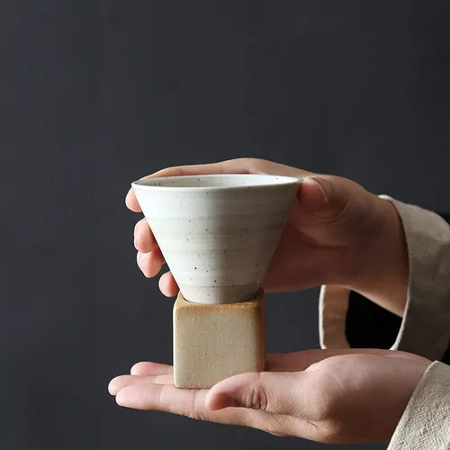 Vista 6 de 2 tazas de café de cerámica gruesa con base de 6.8 fl oz, taza de porcelana con forma de cono triangular creativa, estilo retro, embudo de gres