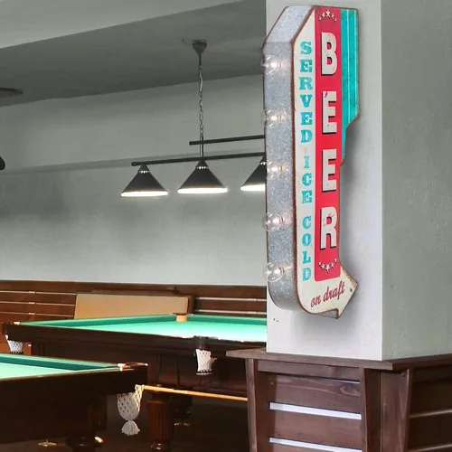 Vista 2 de Misc Beer On Draft - Letrero de flecha de doble cara para bar, garaje o cueva de hombre, multicolor, moderno, contemporáneo, metal