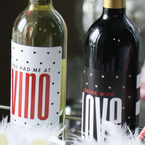 Vista 8 de Big Dot of Happiness - Día de San Valentín - Regalo para mujeres y hombres - Etiquetas adhesivas para botellas de vino - Juego de 4
