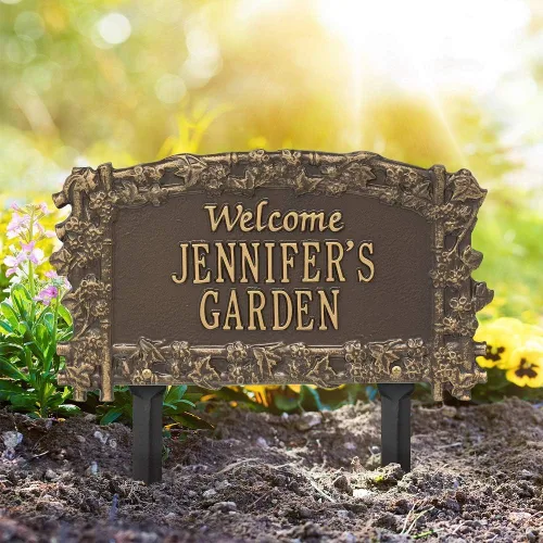 Vista 3 de Placa de jardín personalizada de 2 líneas Ivy Trellis de aluminio, 14 pulgadas de ancho x 8.125 pulgadas de alto