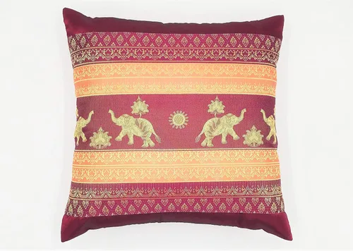 Vista 10 de Fundas de almohada decorativas hechas de seda tailandesa. Bordadas con estampado floral y pequeñas, fundas de almohada de elefantes reales (negro)