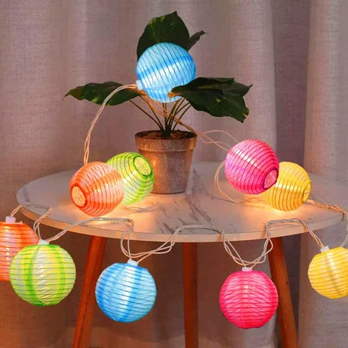 Vista 8 de Abeja Guirnalda de luces de nailon de 8.5 pies con patrón de impresión colorida con 10 linternas multicolor para luces decorativas de jardín