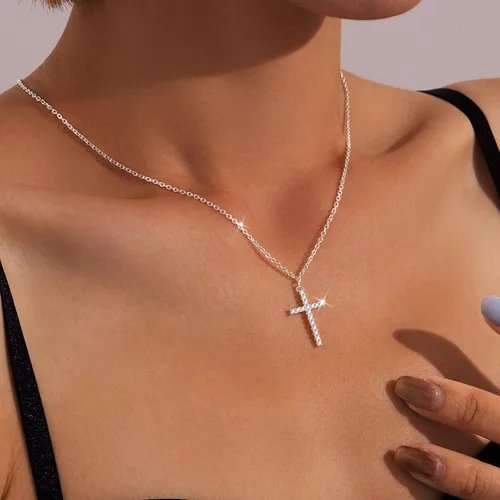Vista 78 de Collar de cruz para mujeres y niñas, delicado chapado en oro de 14 quilates, gargantilla con dije de cruz que no se deslustra, impermeable, moderno