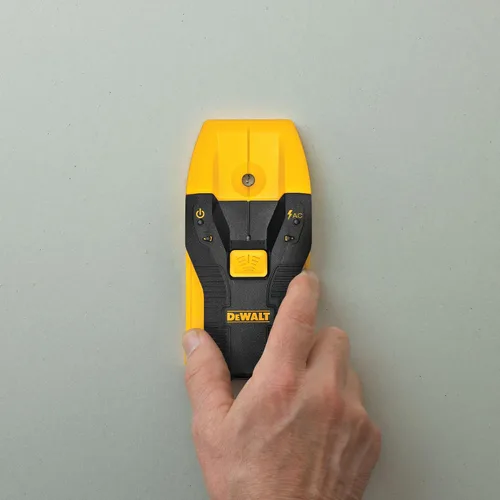 Vista 8 de DEWALT Detector de montantes, 3/4", localiza montantes de estructura de manera eficiente con flechas LED, ideal para madera y metal, pilas AAA
