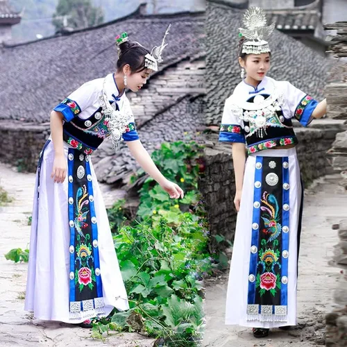 Vista 2 de Angxiong Hmong - Ropa para mujer, estilo folclórico chino y étnico, bordado Miao, sombrero para la cabeza, disfraz de baile para mujeres adultas