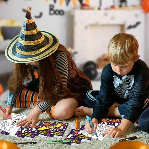 Vista 6 de ArtCreativity Paquete de 24 mini juegos de libros para colorear de Halloween para niños, incluye 24 libros pequeños para colorear y 96 crayones