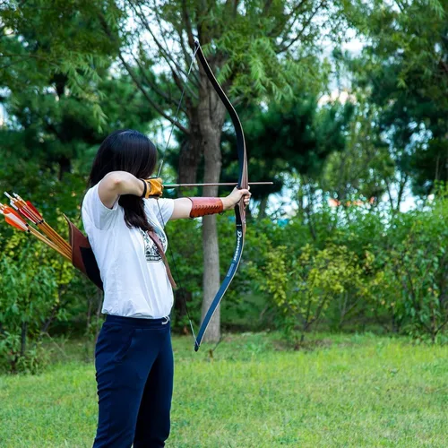 Vista 5 de Deerseeker Outdoor Archery 54" Traditional Bow Hunting Longbow with Bamboo Core Limbs Handmade Recurve Bow RH/LH for Targeting Practice Shooting
