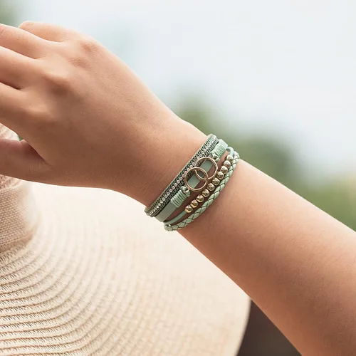 Vista 3 de FANCY SHINY Pulseras bohemias de cuero, pulseras de cuentas doradas para mujer, pulseras apilables del infinito, joyas con cierre, Sin gemas.