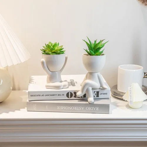 Vista 2 de 2 PCS Plantas Artificiales Suculentas Únicas Decoración de Oficina para Mujeres y Hombres, Pequeñas Plantas Falsas con Macetas en Forma Humana