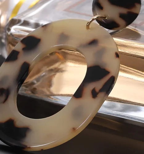 Vista 5 de Aretes de acrílico para mujeres y niñas, aretes geométricos de resina con acetato y gota de acetato, aretes de aro moteados, joyería de moda