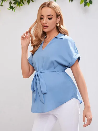 Vista 4 de MakeMeChic Blusa de verano de maternidad para mujer, manga corta, cuello en V, túnica con cinturón