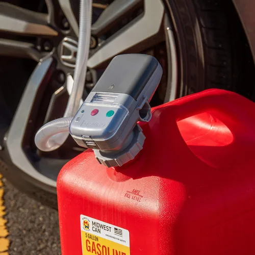 Vista 9 de Bomba de transferencia de combustible automática DEWAY con parada automática, tasa de flujo de 2.4 GPM y alimentación por batería AA, adaptador