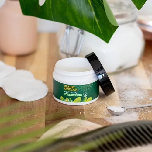Vista 8 de Desert Essence Ungüento orgánico para la piel con aceite de árbol de té, 1 onza líquida, paquete de 4, aceites esenciales de jojoba y lavanda